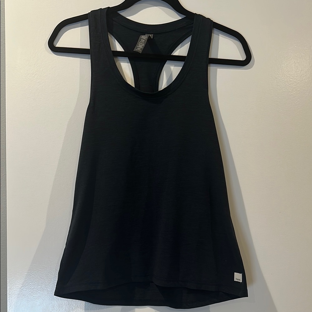 Vuori dark navy racer back tank fitted polyester material size medium